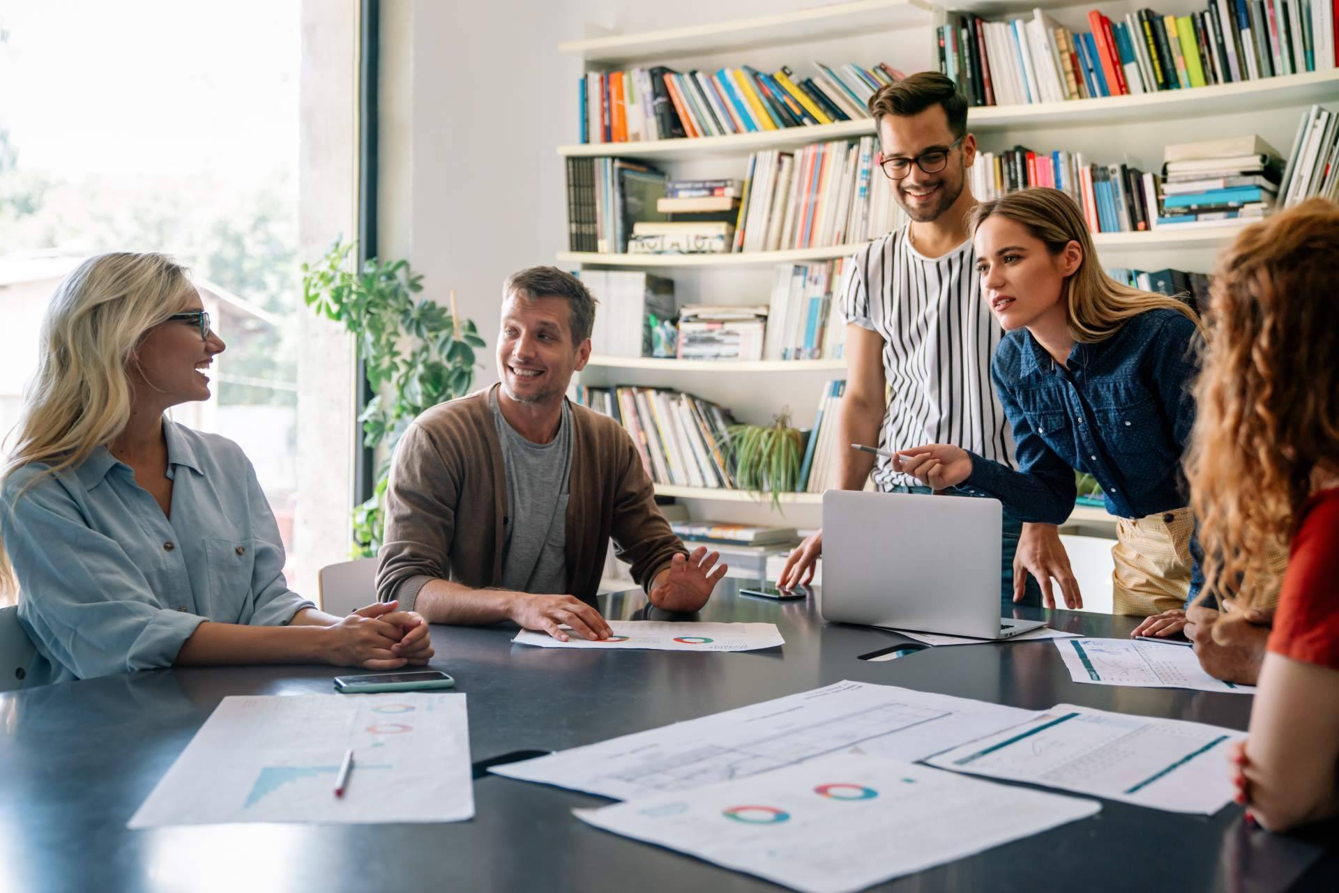 La agencia experta en comunicación, publicidad y marketing, Laoom