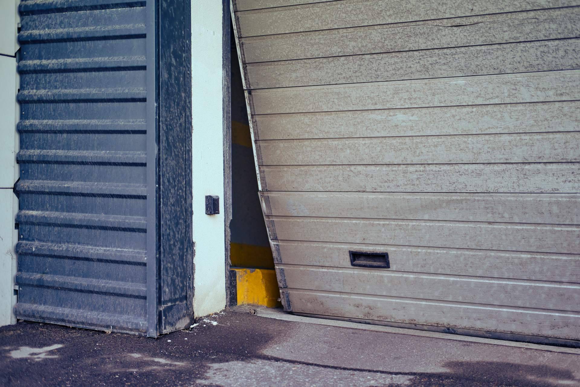 ¿Dónde encontrar soluciones personalizadas para el mantenimiento y actualización de puertas de garaje? Segova