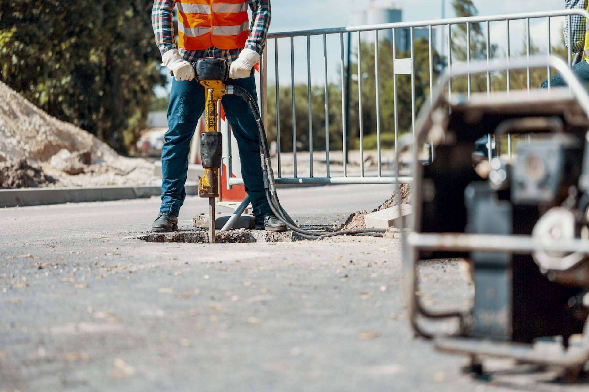 Alquiler y venta de material de construcción en Granada, con Sogessur