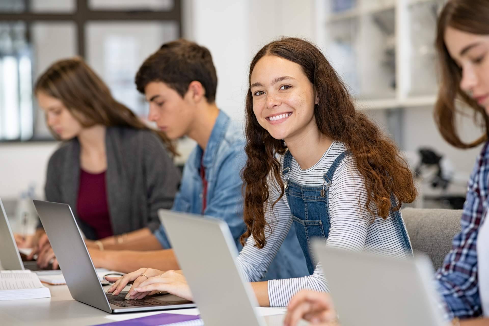 Los estudiantes pueden encontrar portátiles económicos en Ordenador Outlet