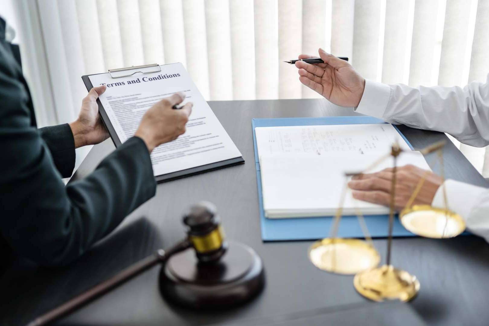 ¿Es posible despedir a un trabajador en el mes de agosto?