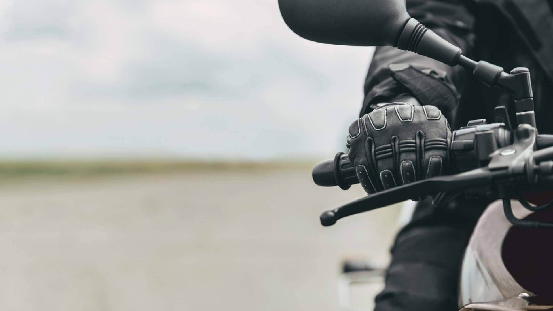 SW-MOTECH muestra los modelos de protección de moto para Ducati Scrambler