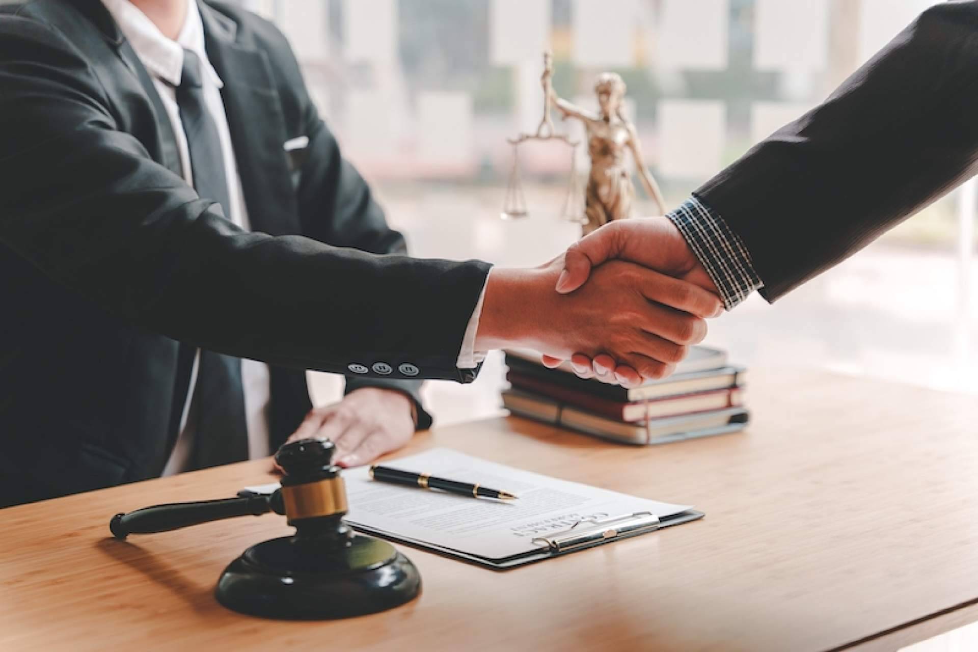 Con asesoría legal para contratos y transacciones comerciales, Panama Finance Law protege los intereses comerciales
