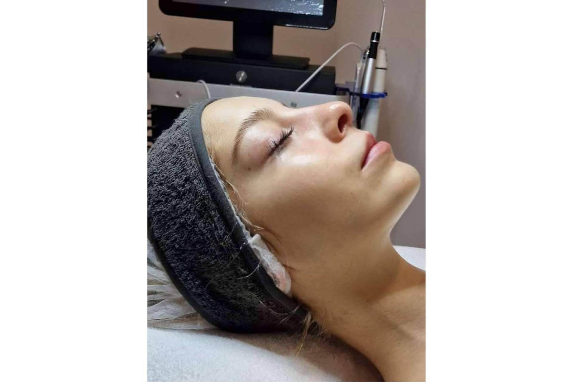 ¿Cómo recibir una súper limpieza facial después del verano?