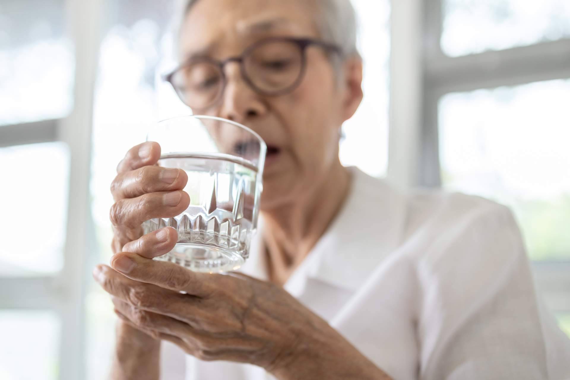 ¿Cómo identificar los primeros síntomas del Parkinson?