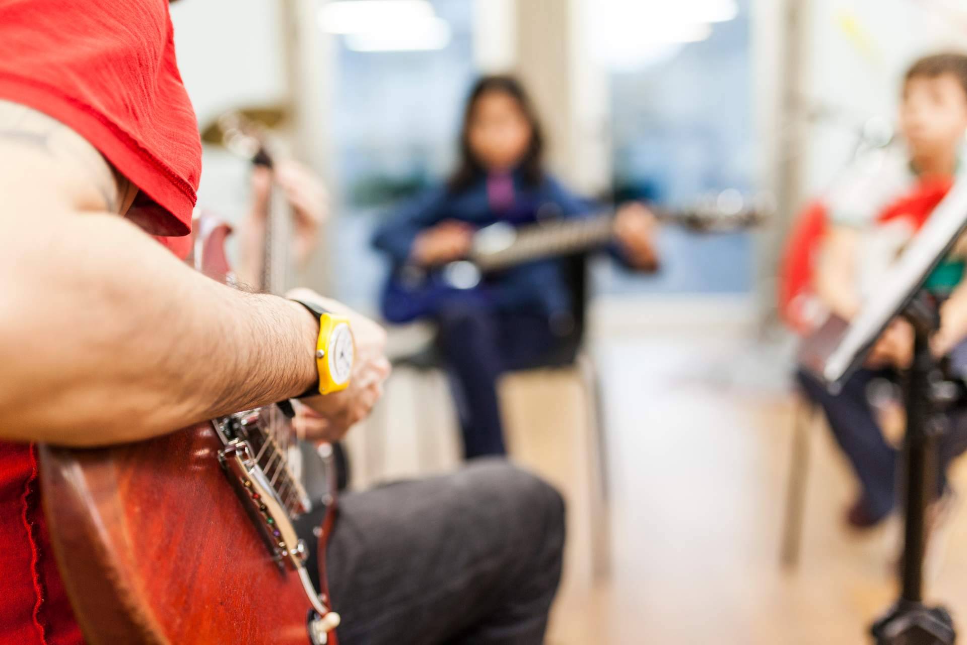 Los múltiples beneficios de escuchar música y de aprender a tocar instrumentos