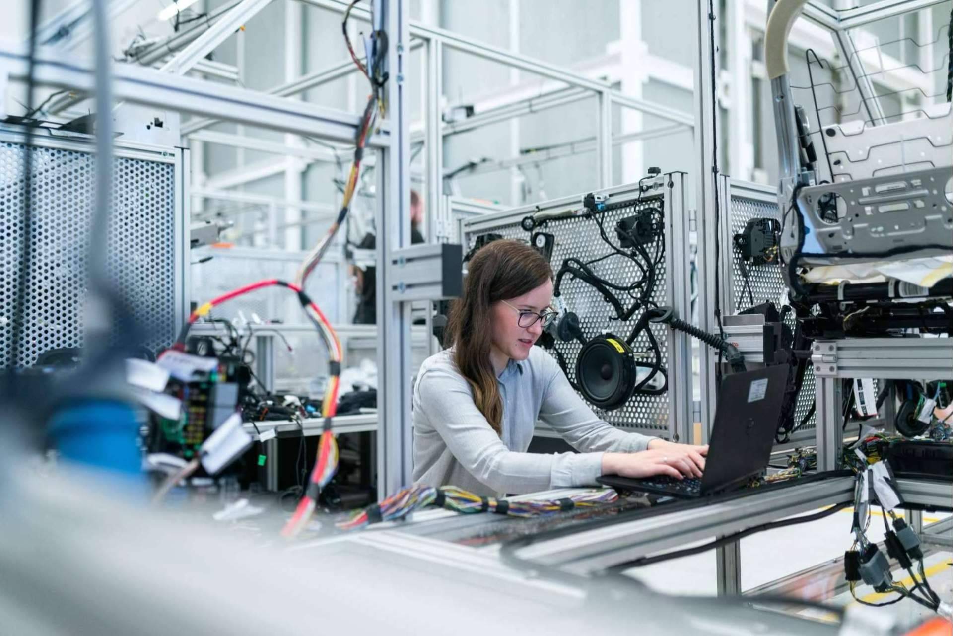 Overtel, una consultoría que apuesta por transformar a las empresas que se dedican a la manufactura industrial