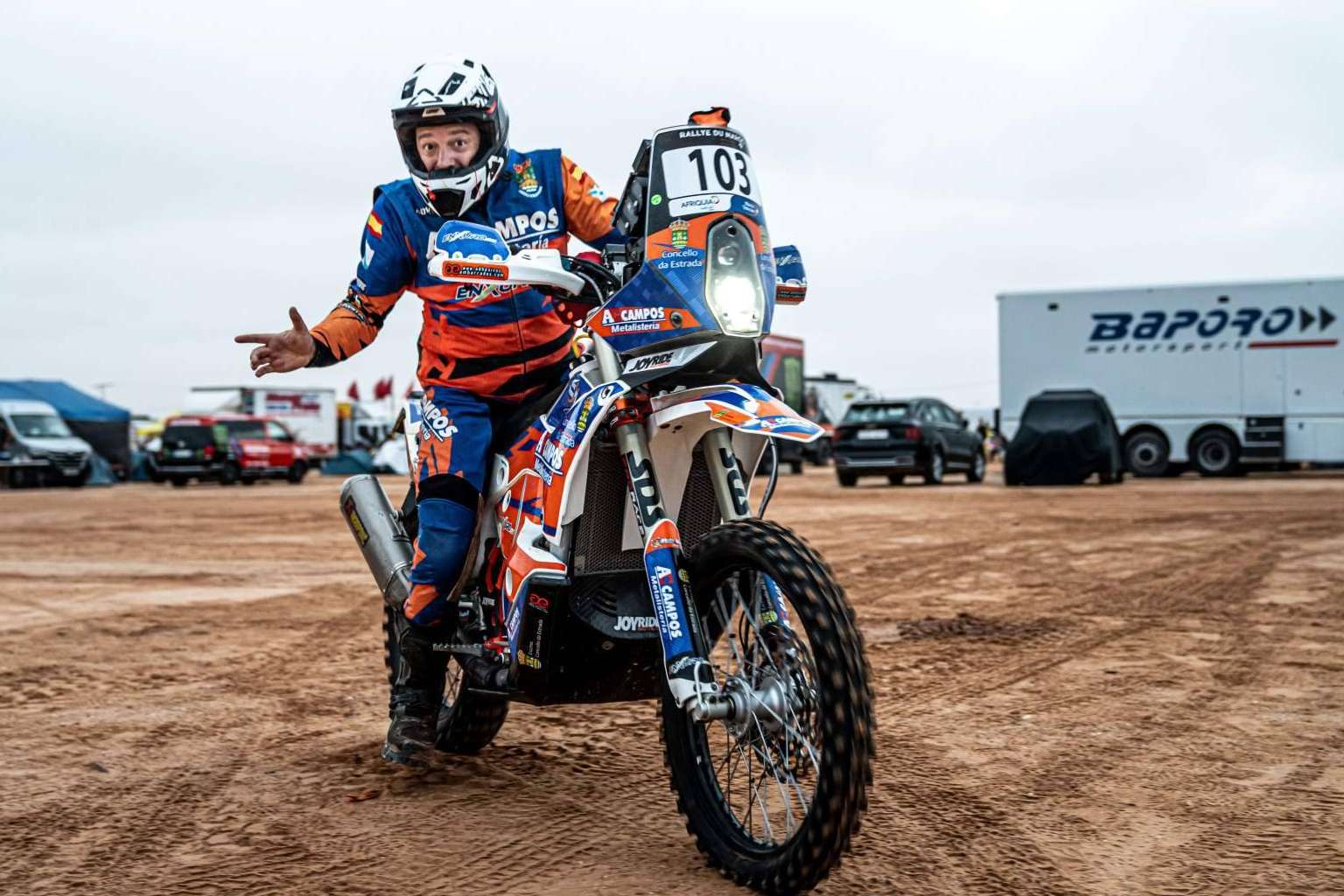 ¿Dónde encontrar ropa personalizada para motos offroad? ADHESIVOSEMBARRADOS