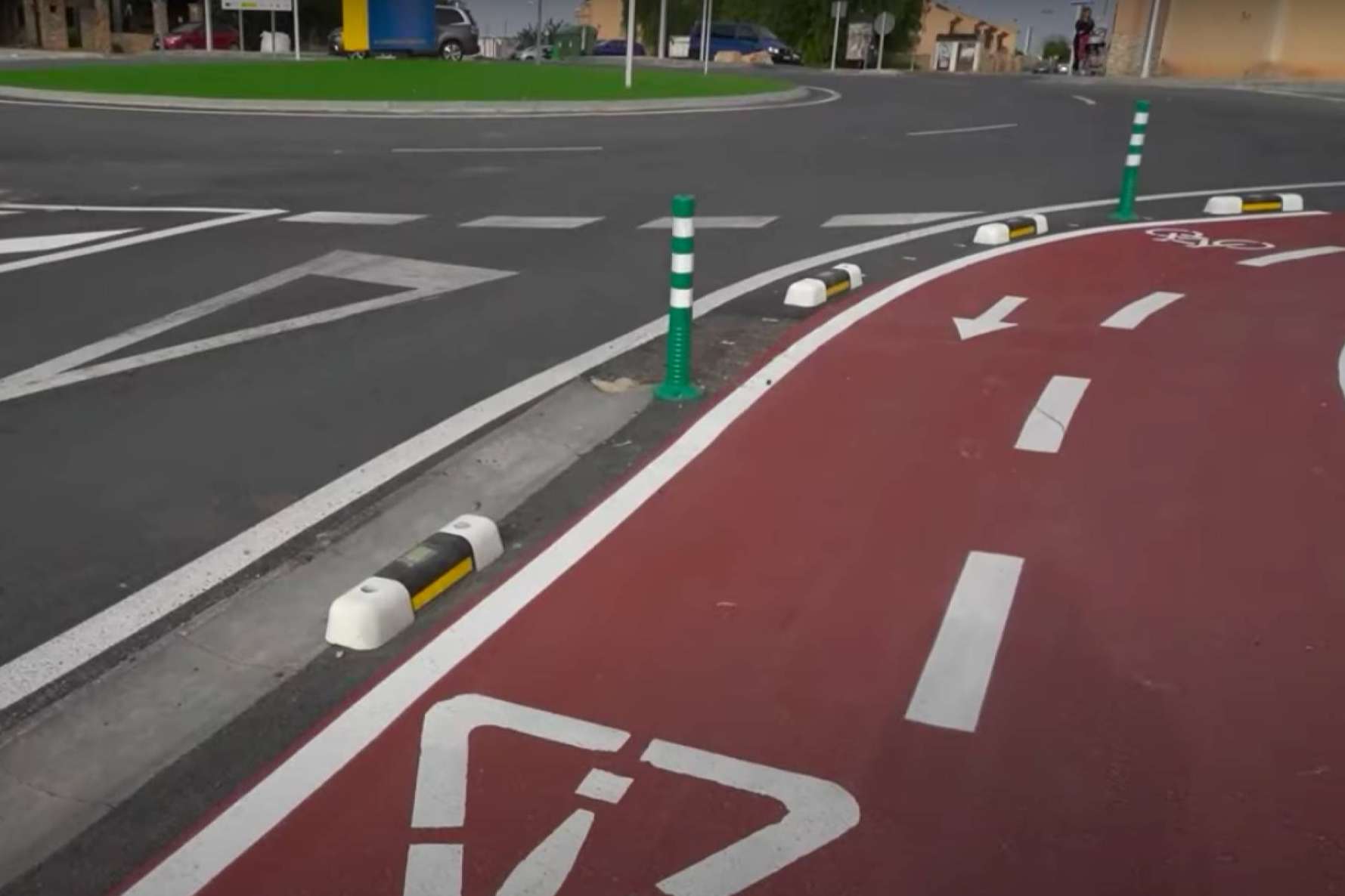 En la ciudad de Cartagena, Abadecom fue el encargado del suministro de separador de carril bici fotoluminiscente