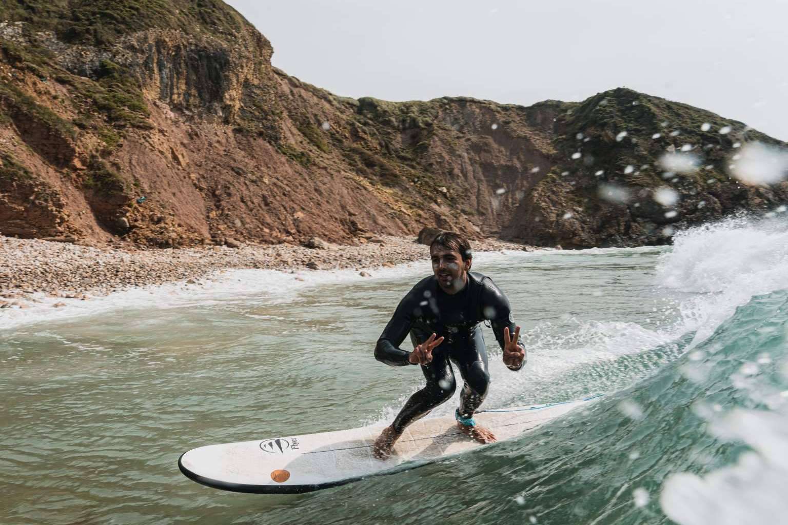 Flysurf recomienda 5 de los mejores destinos para practicar surf en España