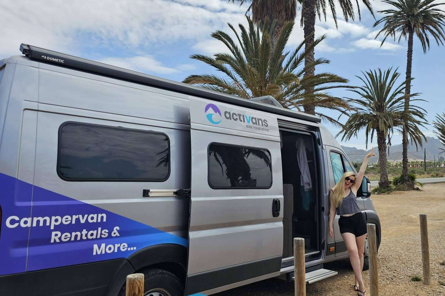 Explorar experiencias de viaje en familia únicas con el alquiler de autocaravanas de Activans en Girona