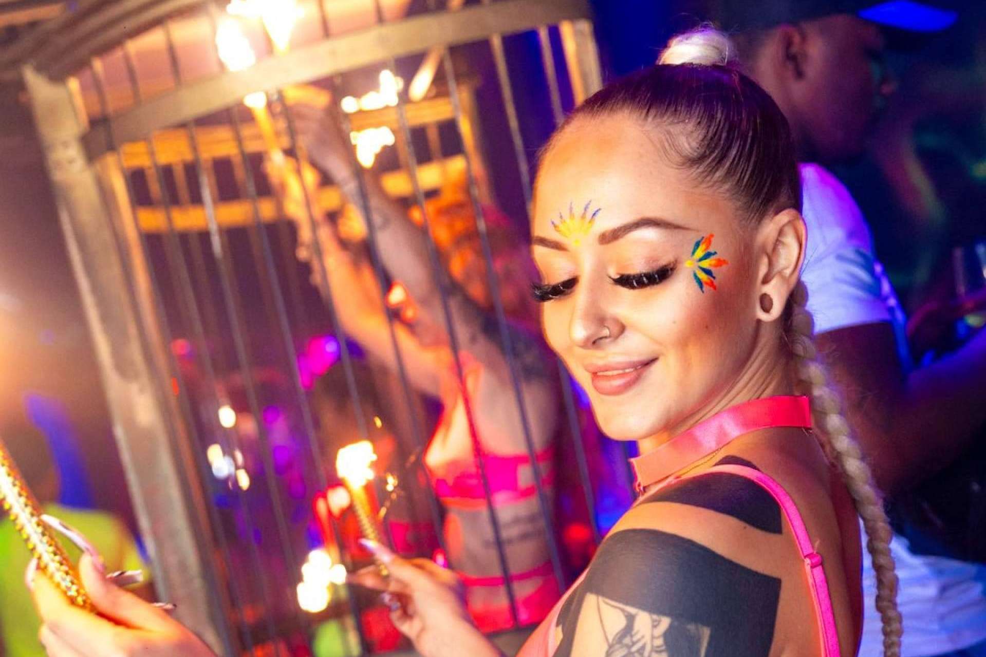 Glow Party, una de las primeras y mejores fiestas neón de Madrid