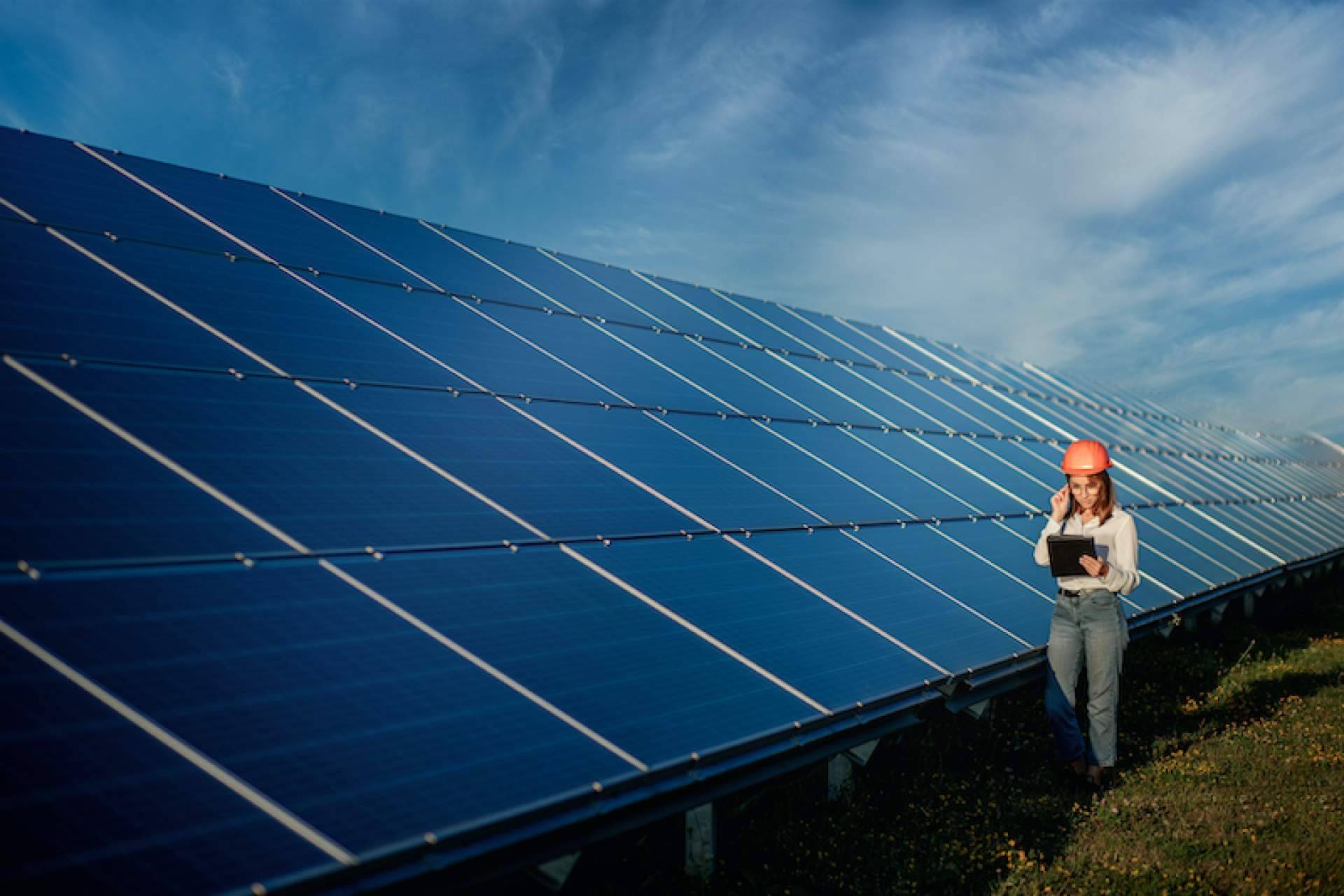 La inclusión de energía fotovoltaica en comunidades de vecinos de la mano de Envoltia