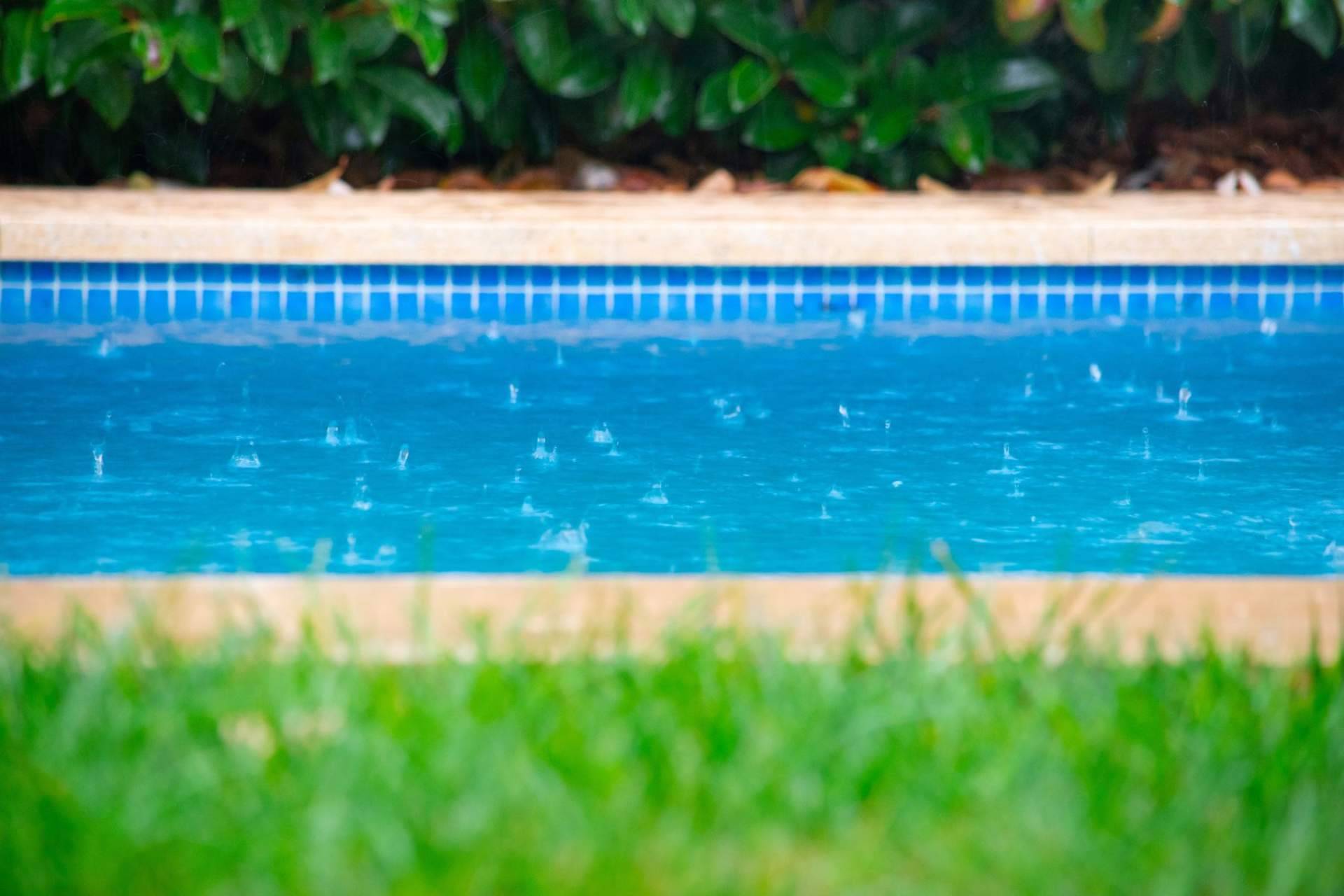 Swimhome explica las ventajas de utilizar un cobertor de piscina para invierno