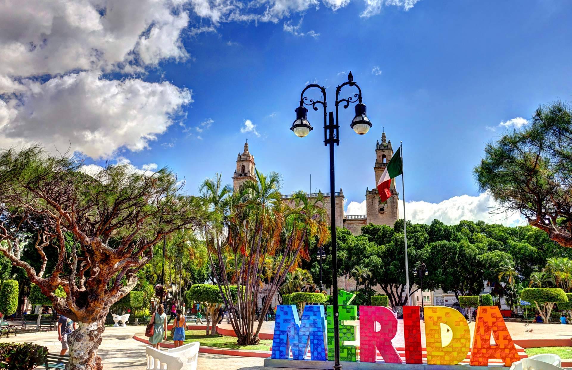 ¿Cuáles son los factores que han propiciado el aumento del turismo y la actividad económica en Yucatán?