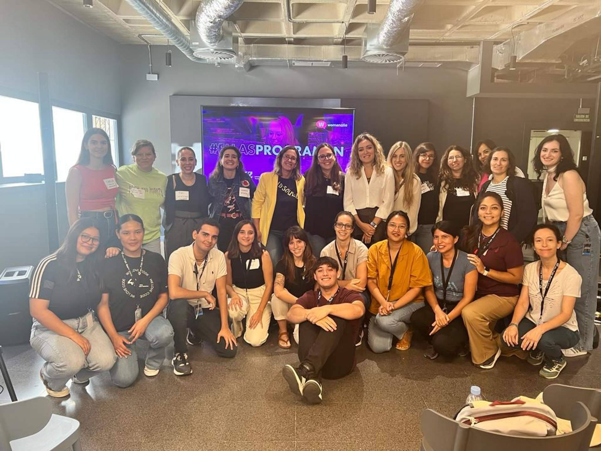 200 mujeres participan en #EllasPrograman, la iniciativa de Womenalia y Fundación Telefónica que promueve el talento femenino STEAM