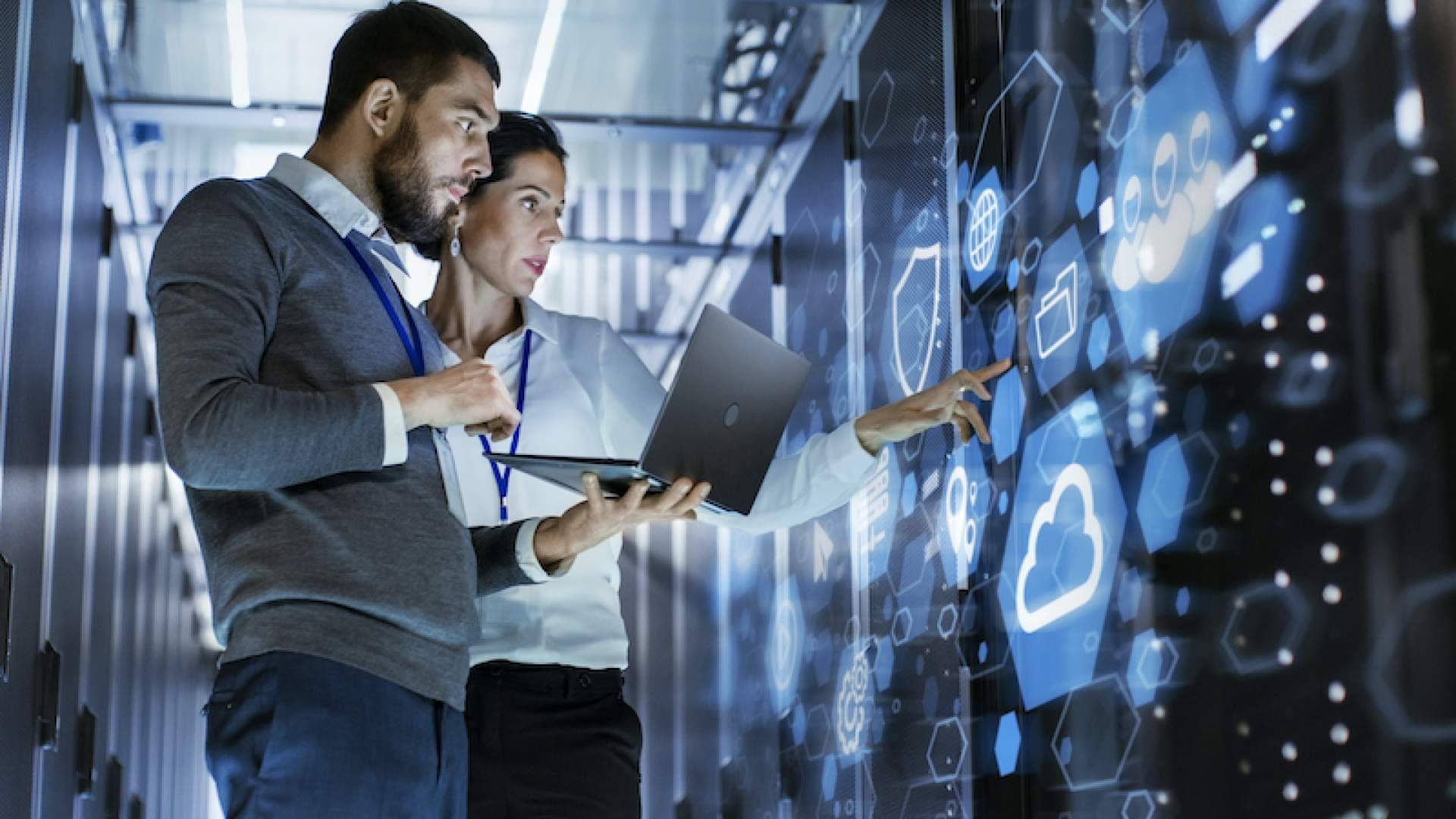¿Se puede unificar y acelerar el desarrollo y las operaciones de TI?