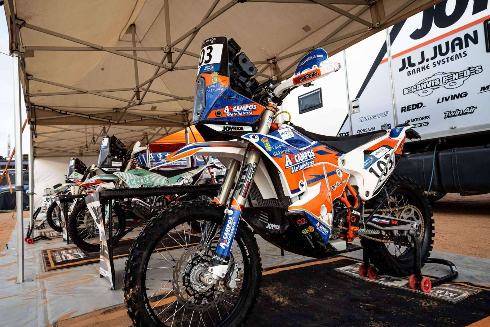 Adhesivos para motos offroad personalizables, en ADHESIVOSEMBARRADOS