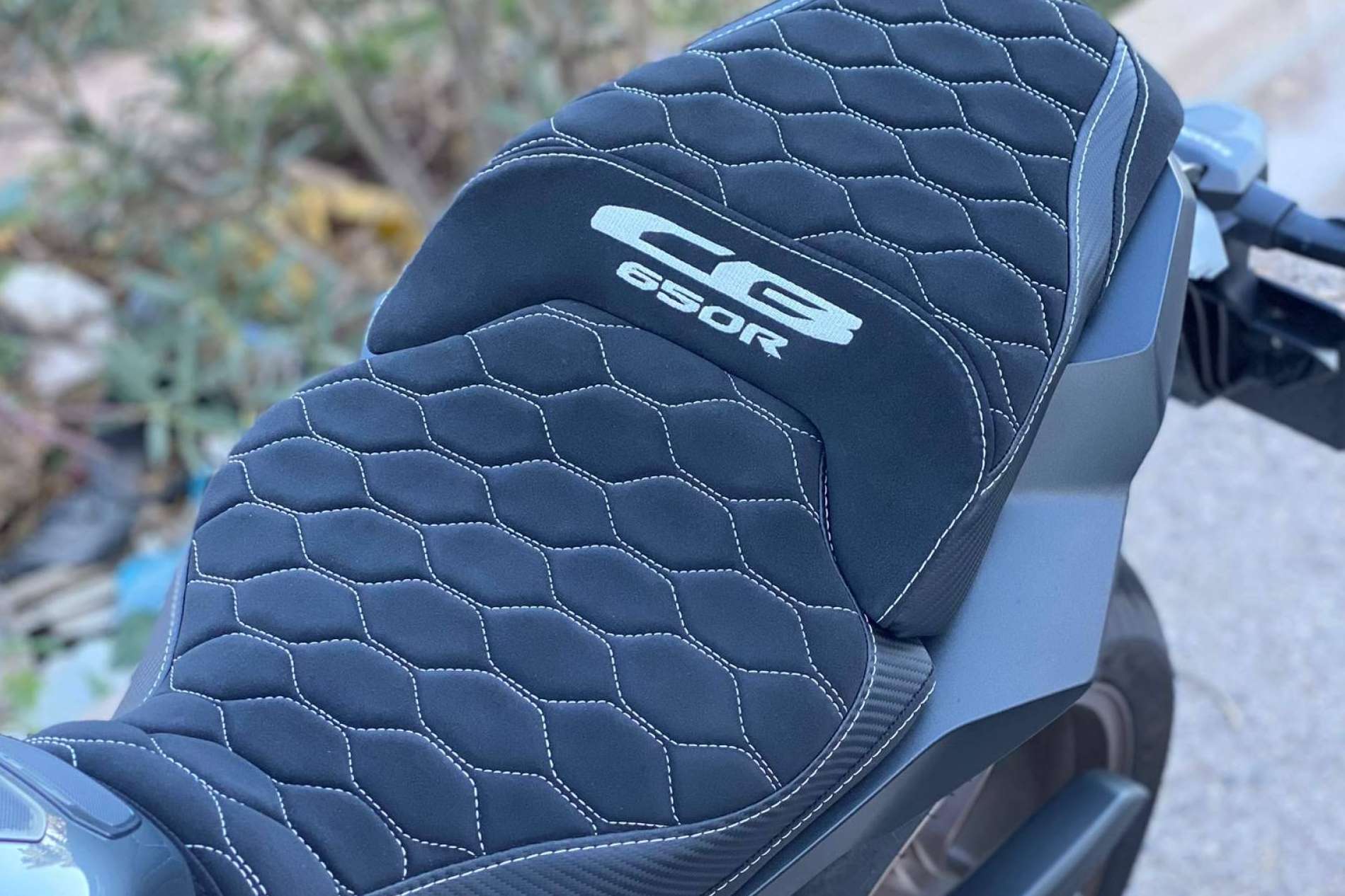 Disponibilidad de fundas para asiento de moto personalizadas en JM Fundas