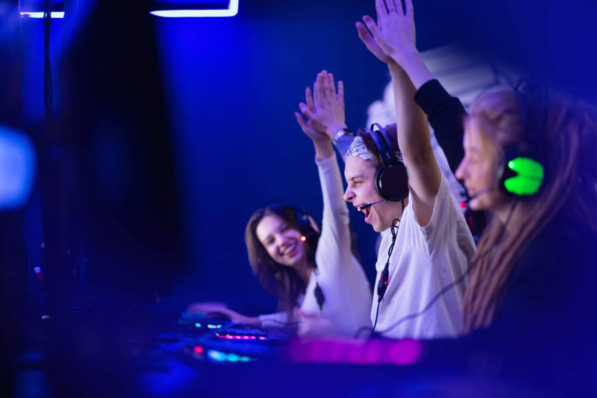 Conocer las diferencias entre monitores y televisiones gaming, con TCL
