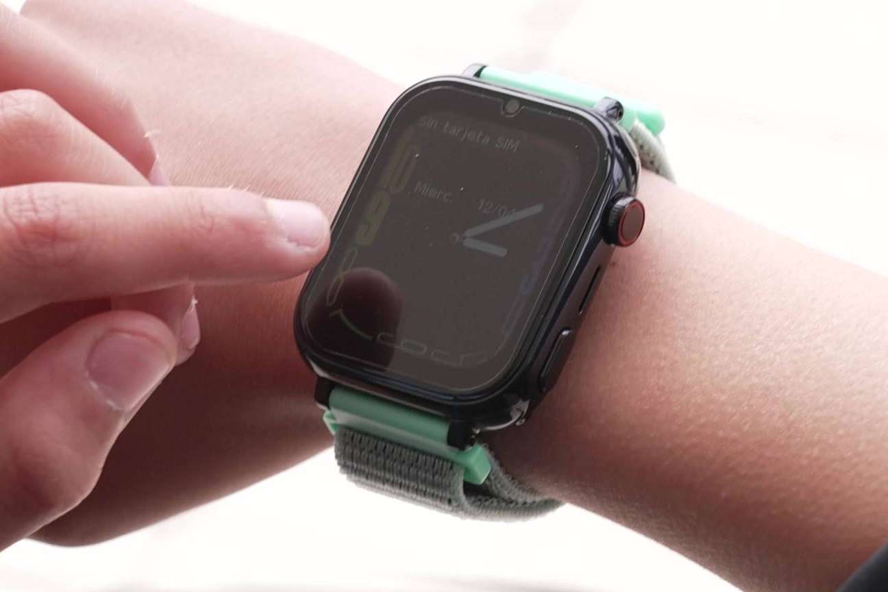 Un gran sustituto de los teléfonos móviles para los pequeños de la casa, el smartwatch SaveFamily