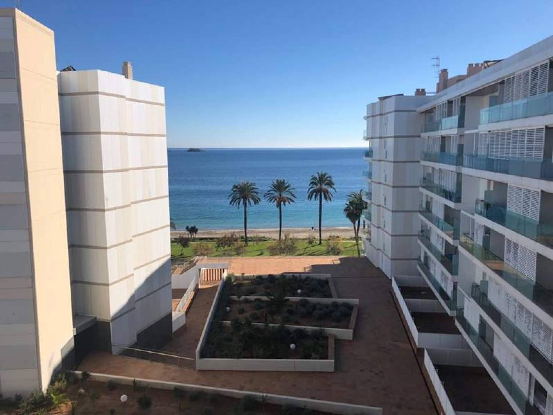 Apartamentos en primera línea de playa en una de las zonas más conocidas de Ibiza, publicados por Eactivos.com en su plataforma