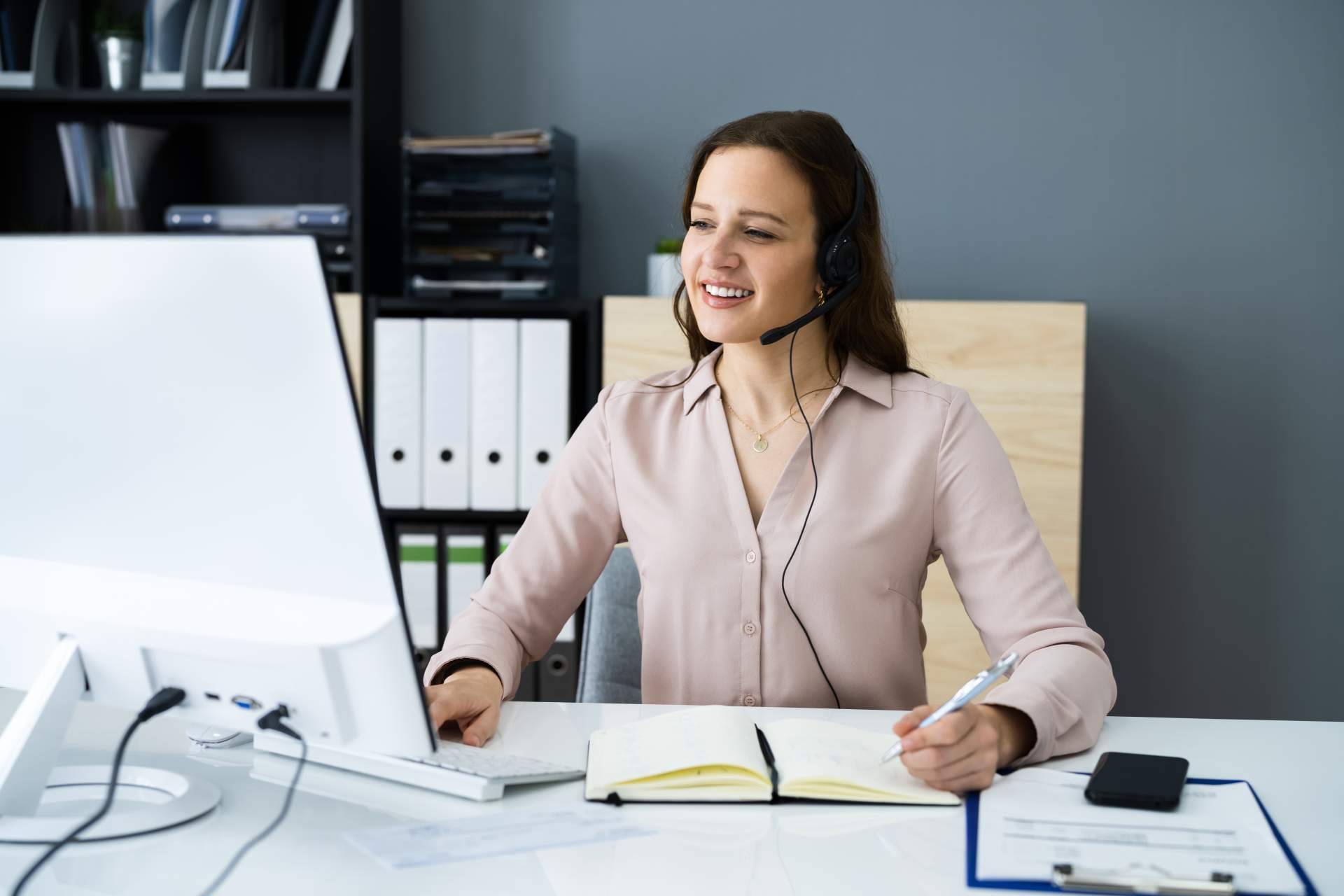 Para optimizar la gestión de llamadas, cómo funciona el servicio de secretaría virtual que ofrece SVAE a las empresas
