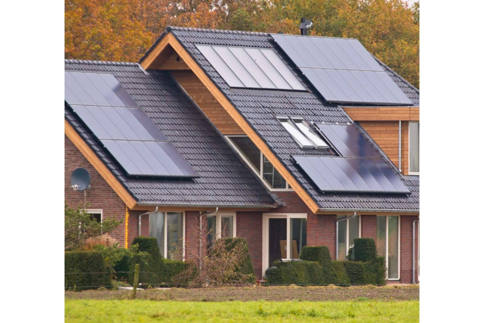 Con AhorraentuLuz y su propuesta de placas solares se puede conseguir una factura de luz a 0 €