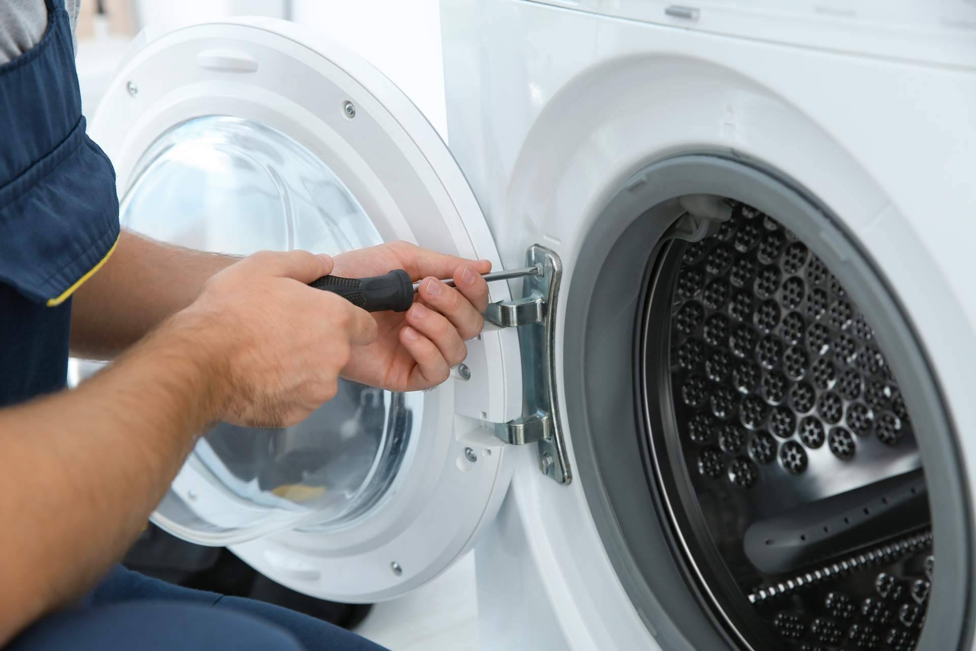 Servicio experto de reparación y mantenimiento de lavadoras con CrisRepara