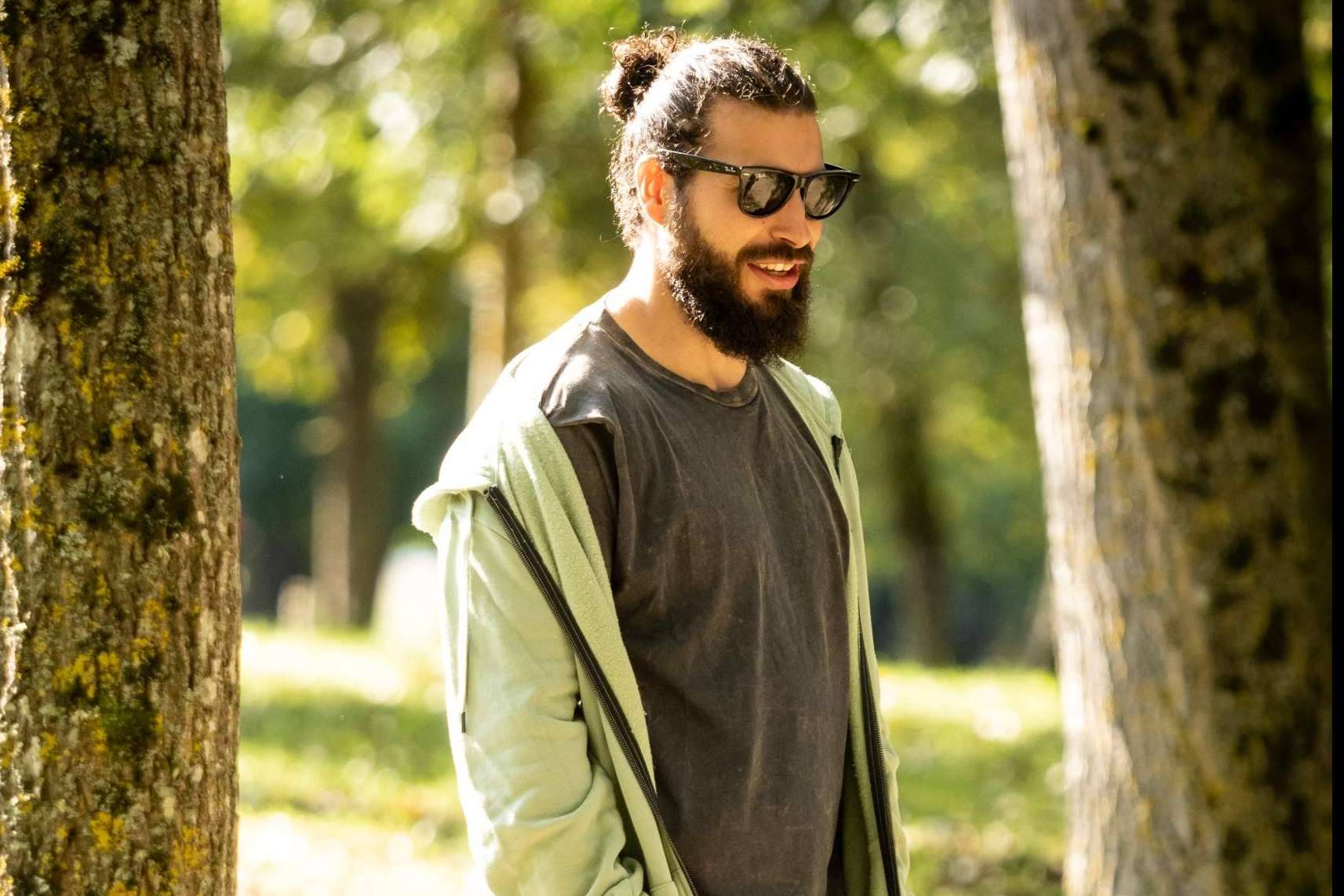 Diseñar y distribuir prendas de ropa street-wear