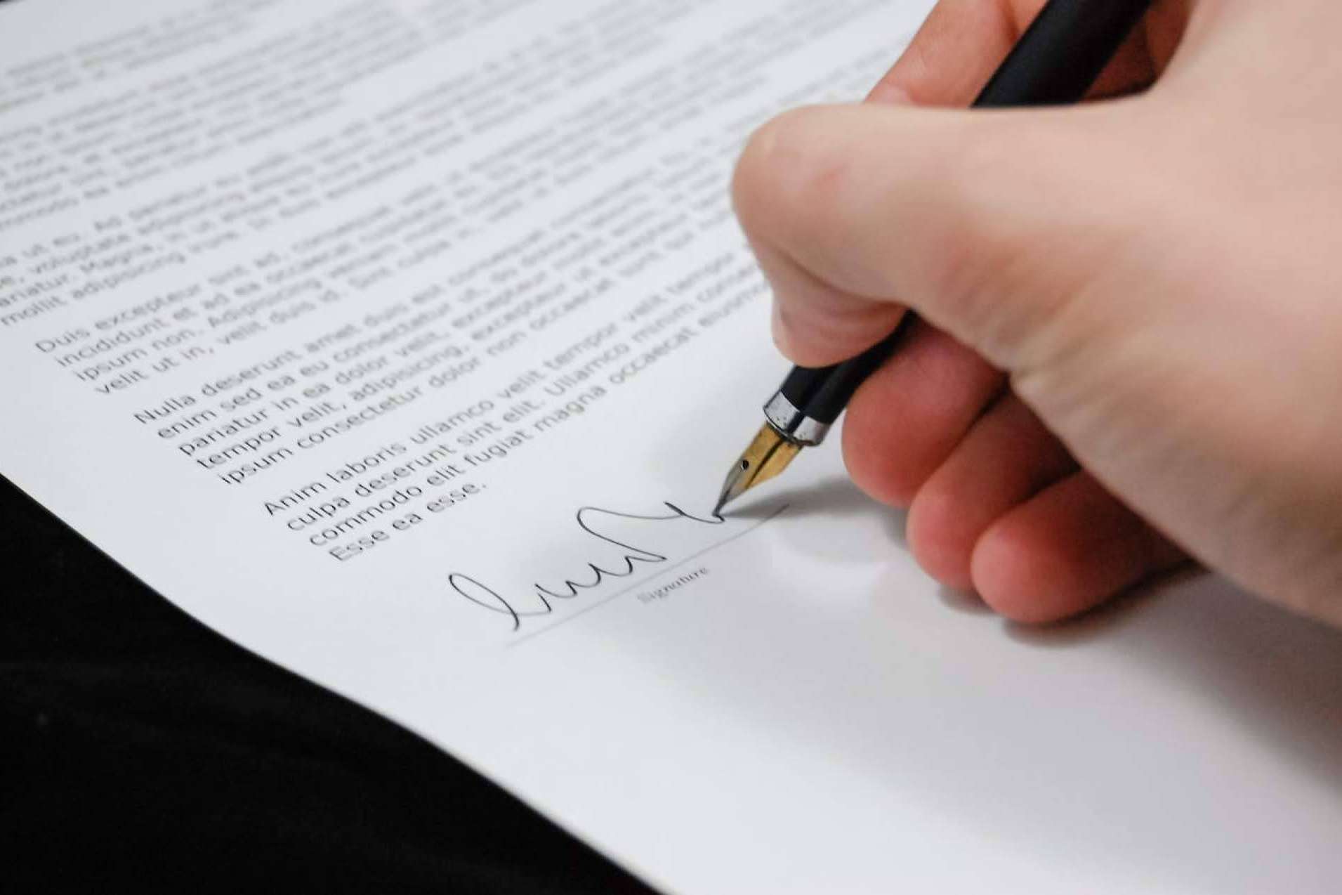 Acreditar las palabras; certificación y legalización de traducciones juradas, de la mano de Intertext