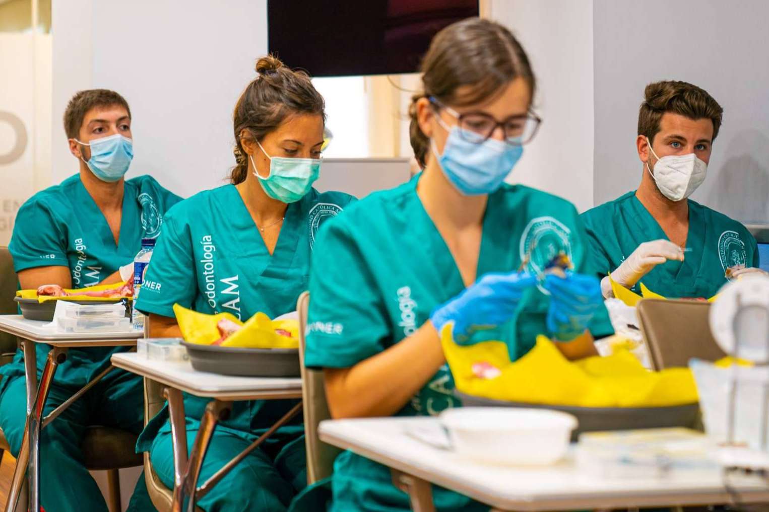 Estudiar un máster en cirugía, implantología y periodoncia con PgO UCAM