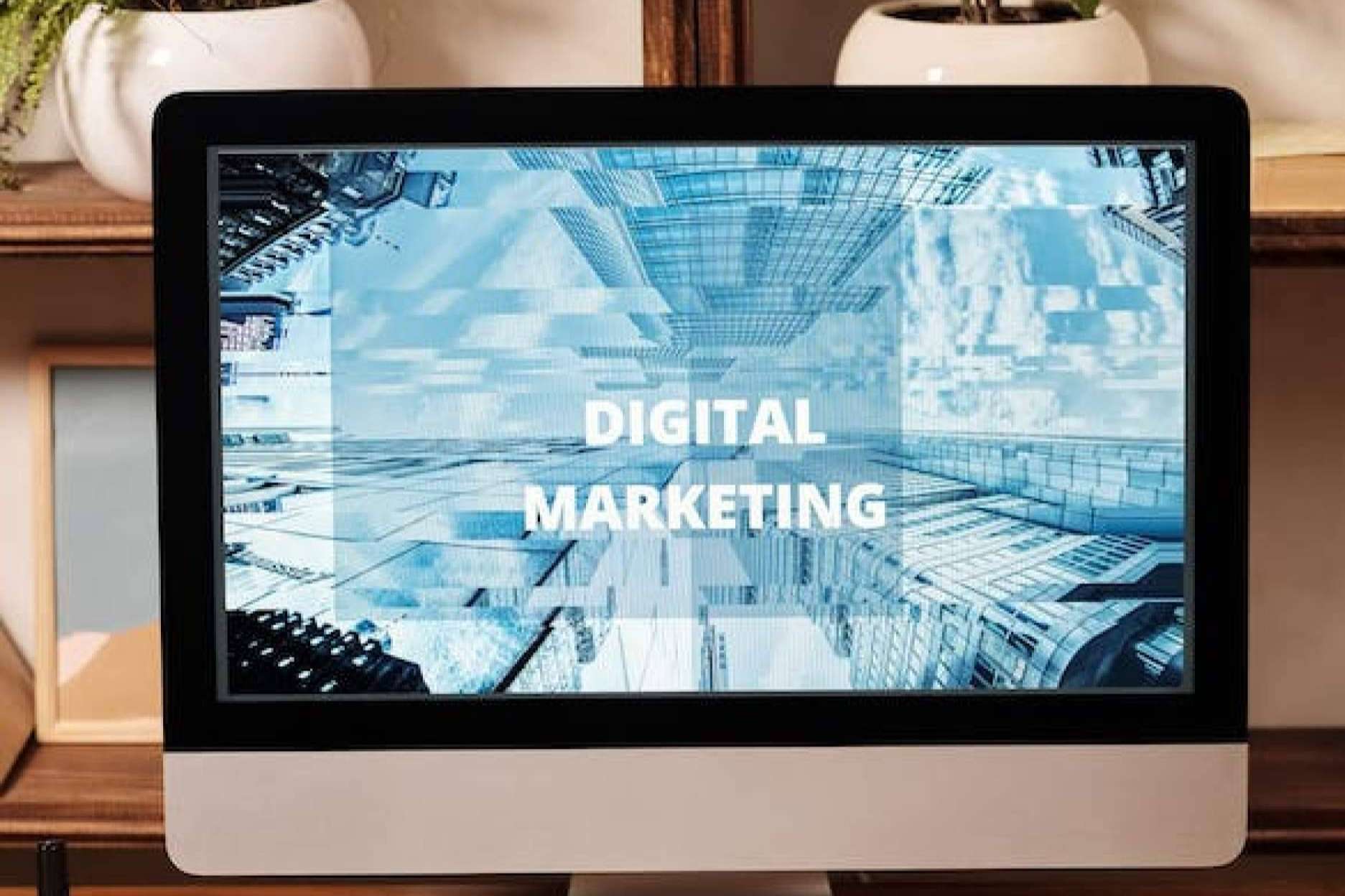 La importancia del marketing y la publicidad para destacar entre la competencia, con Amaze