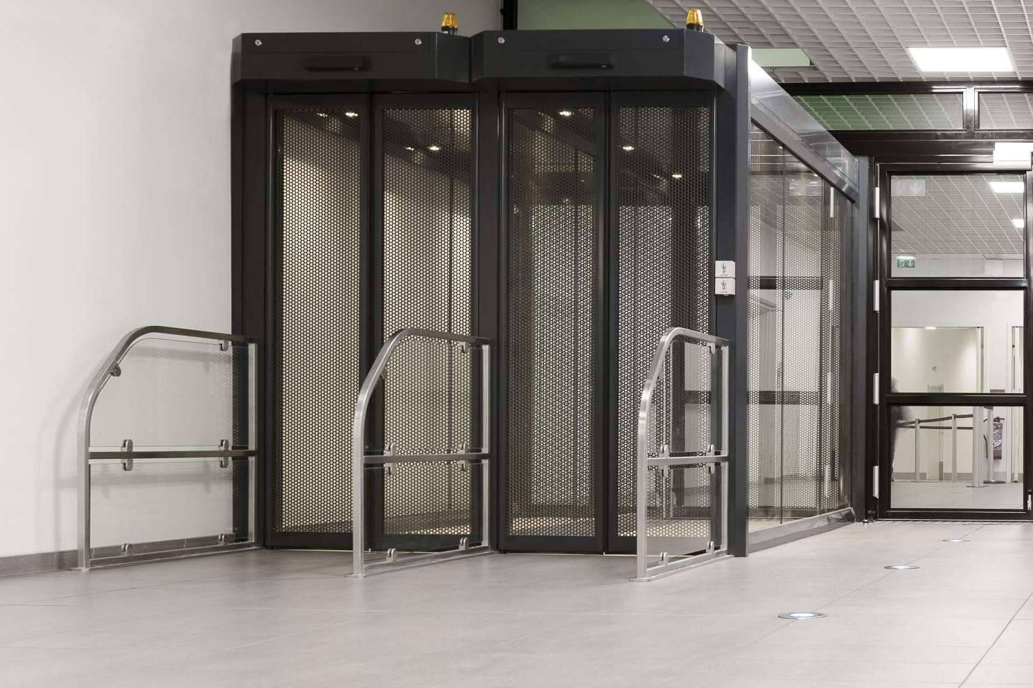 Emplear los pasillos antirretorno de ASSA ABLOY