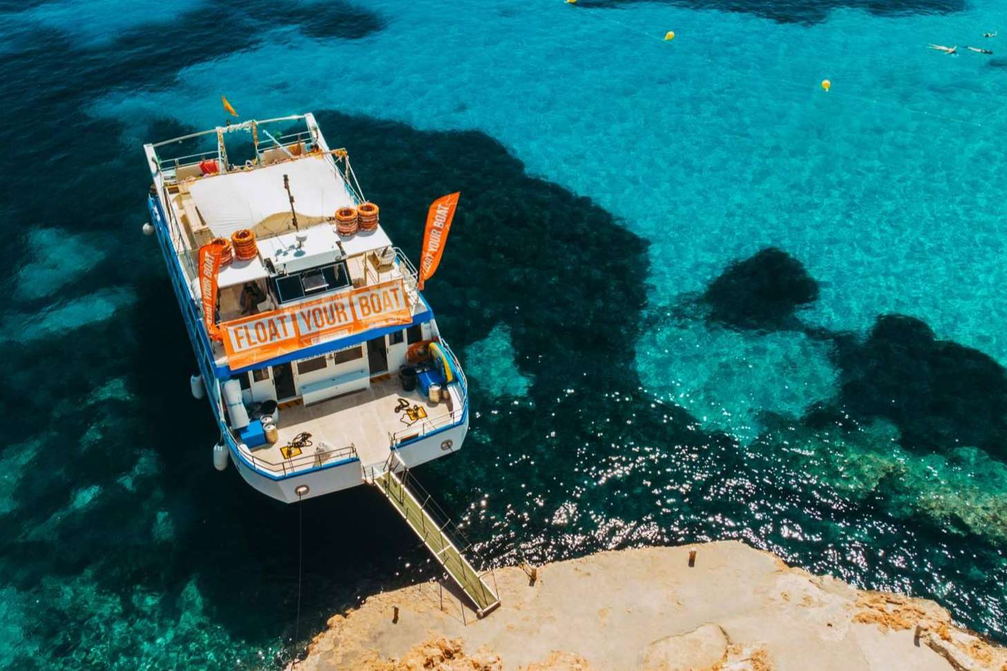 ¿Dónde encontrar un crucero calas de Ibiza con paddle, snorkel, comida y bebidas? Float Your Boat