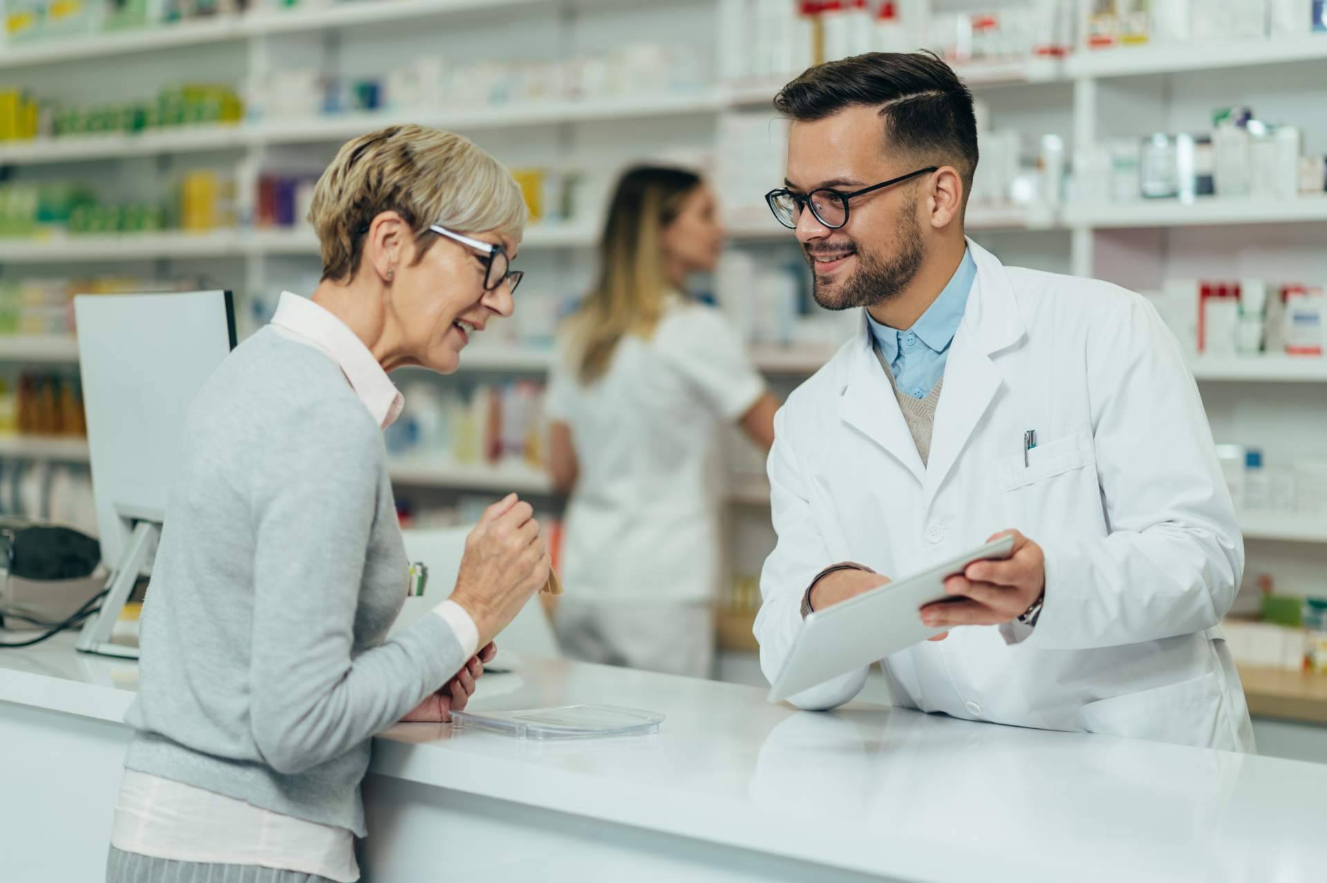 Las propuestas educativas para acceder al mercado laboral en farmacia y parafarmacia