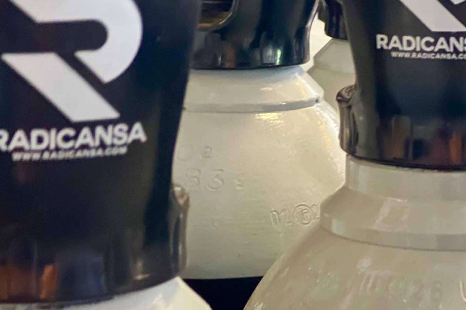 Radicansa ofrece una amplia variedad de gases industriales