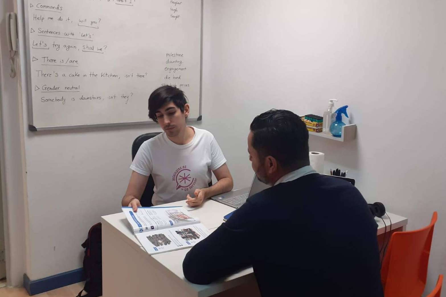 ¿Cuáles son las principales diferencias entre el examen de Cambridge y el Aptis?