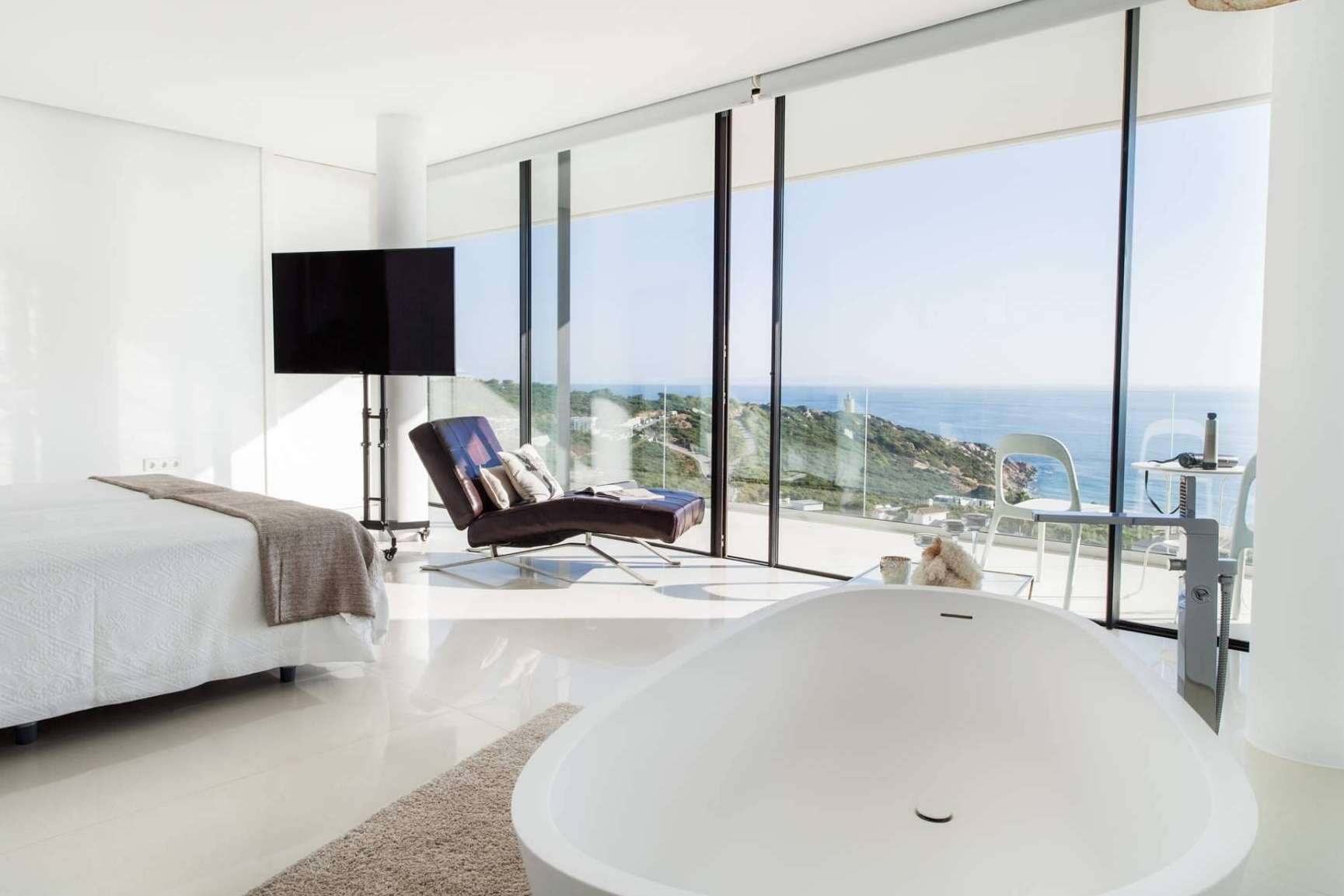 Villa Alkaram es una villa de lujo perfecta para disfrutar de una escapada inolvidable en Zahara de los Atunes