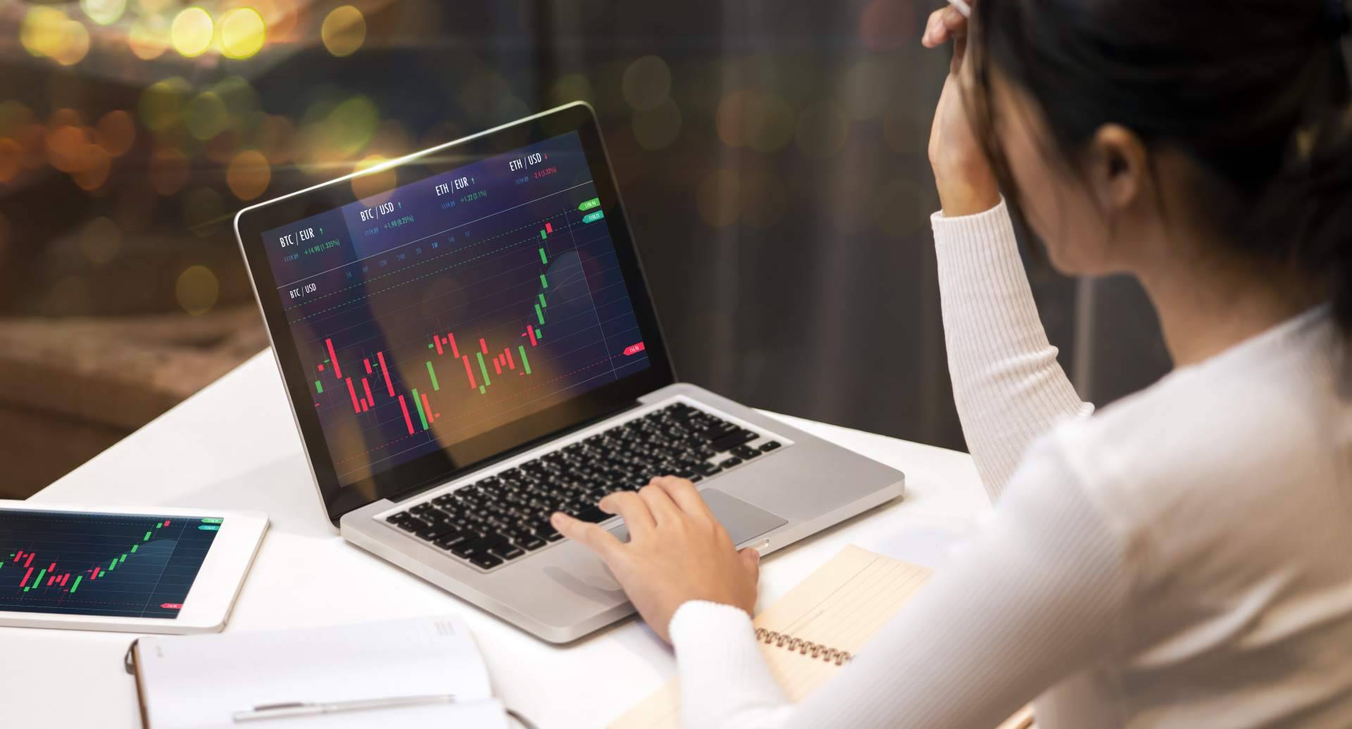 Acciones y Valores explica cuáles son los mejores brokers para invertir en Latinoamérica