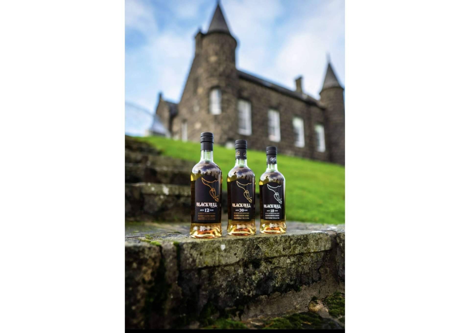 Duncan Taylor Distillery presenta en España Black Bull Whisky