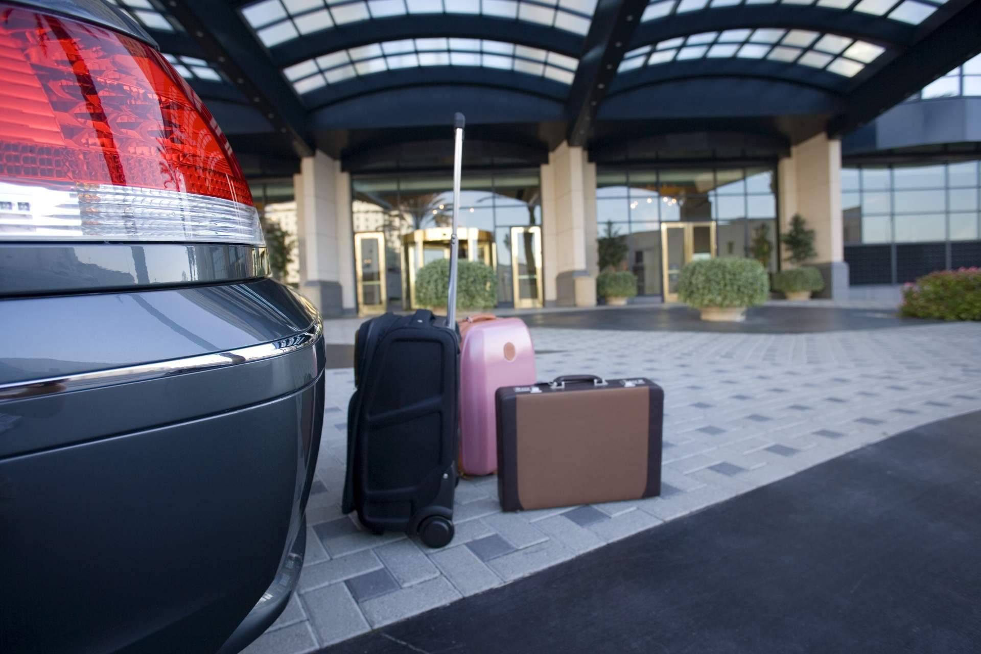 Apárcalo Alicante ayuda a aparcar de forma segura en el aeropuerto de Alicante