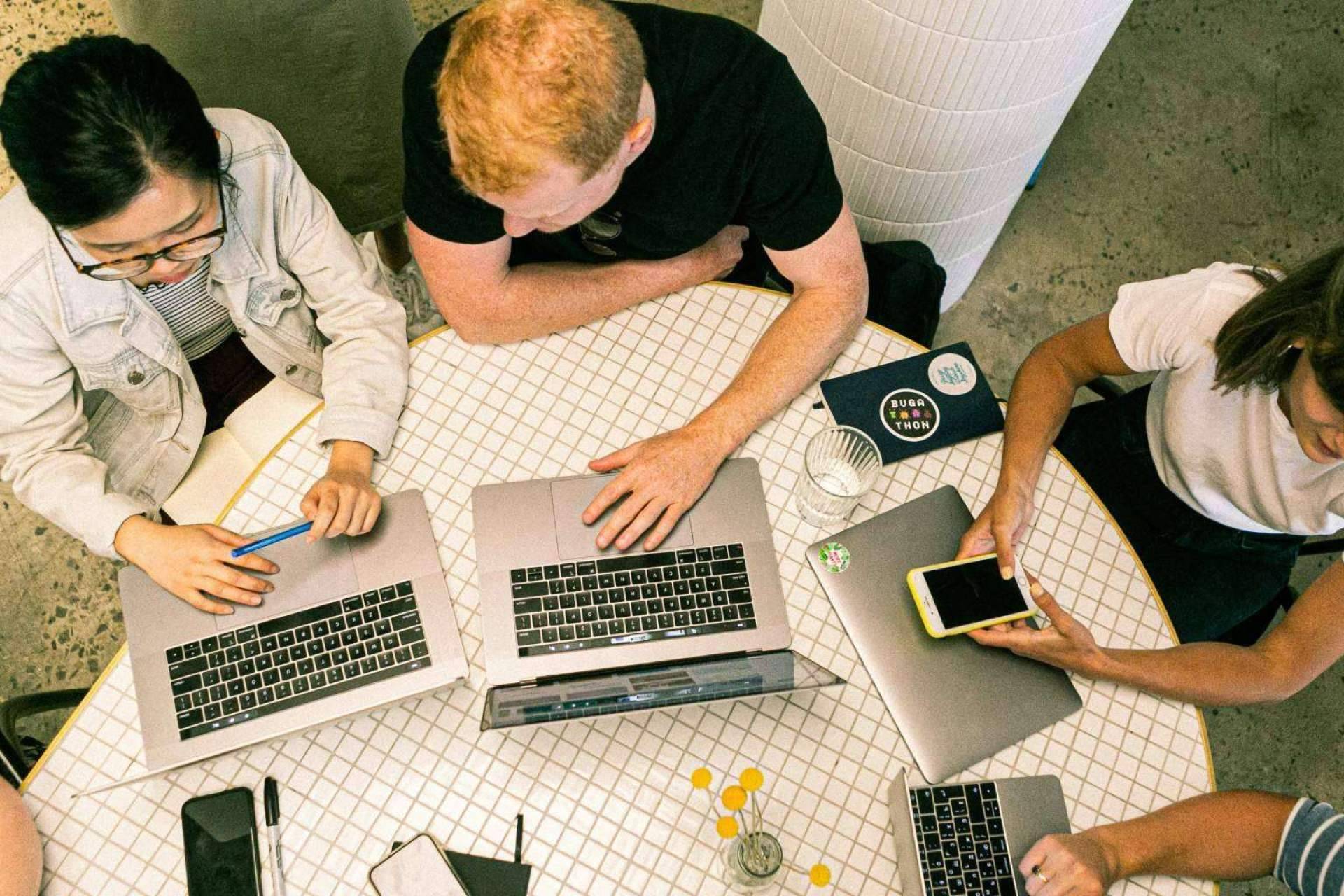 SkyRocketMonster, una agencia de marketing con especialistas en la captación de leads para pymes
