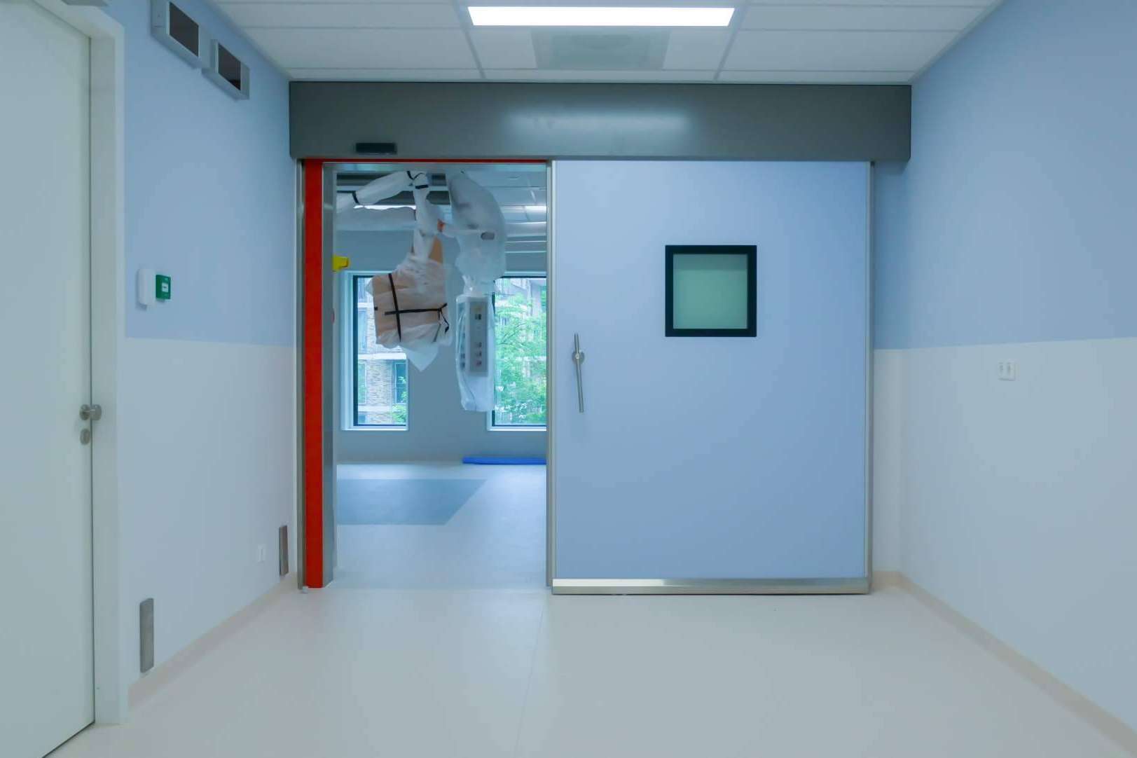 Puertas herméticas personalizables para diferentes industrias, en ASSA ABLOY
