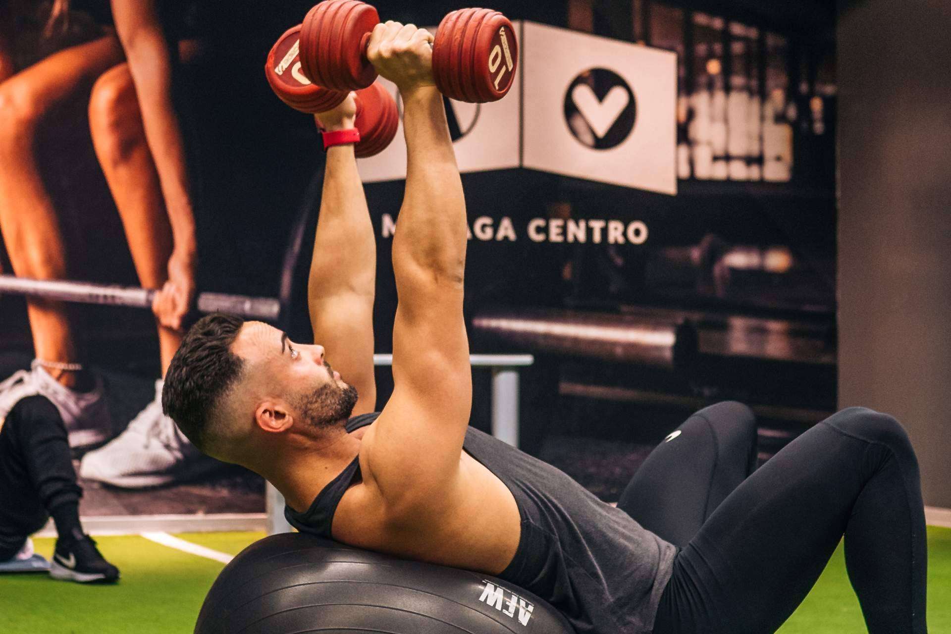 ¿Cuáles son las diferentes zonas del club VivaGym?