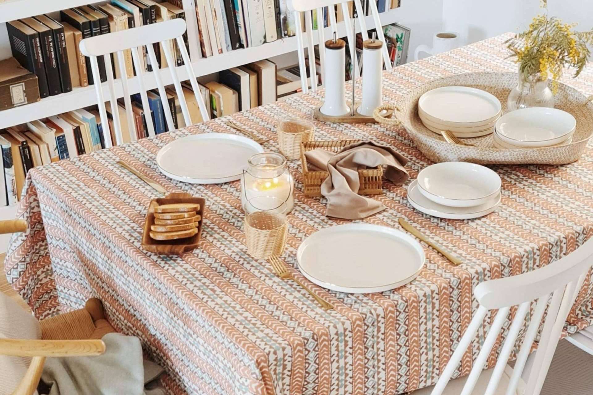 Sokios ofrece manteles textiles para que las mesas luzcan bonitas tanto en interiores como en exteriores