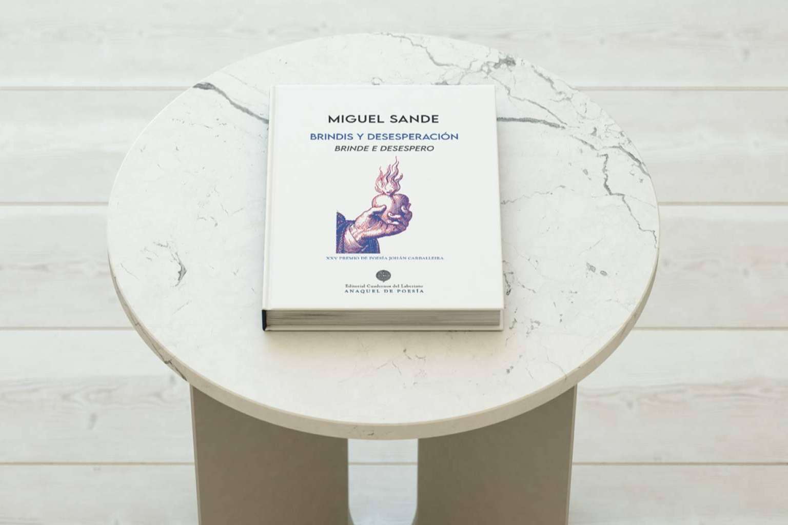 Llega a las librerías la edición bilingüe (castellano/gallego) de 'Brindis y desesperación', del poeta Miguel Sande