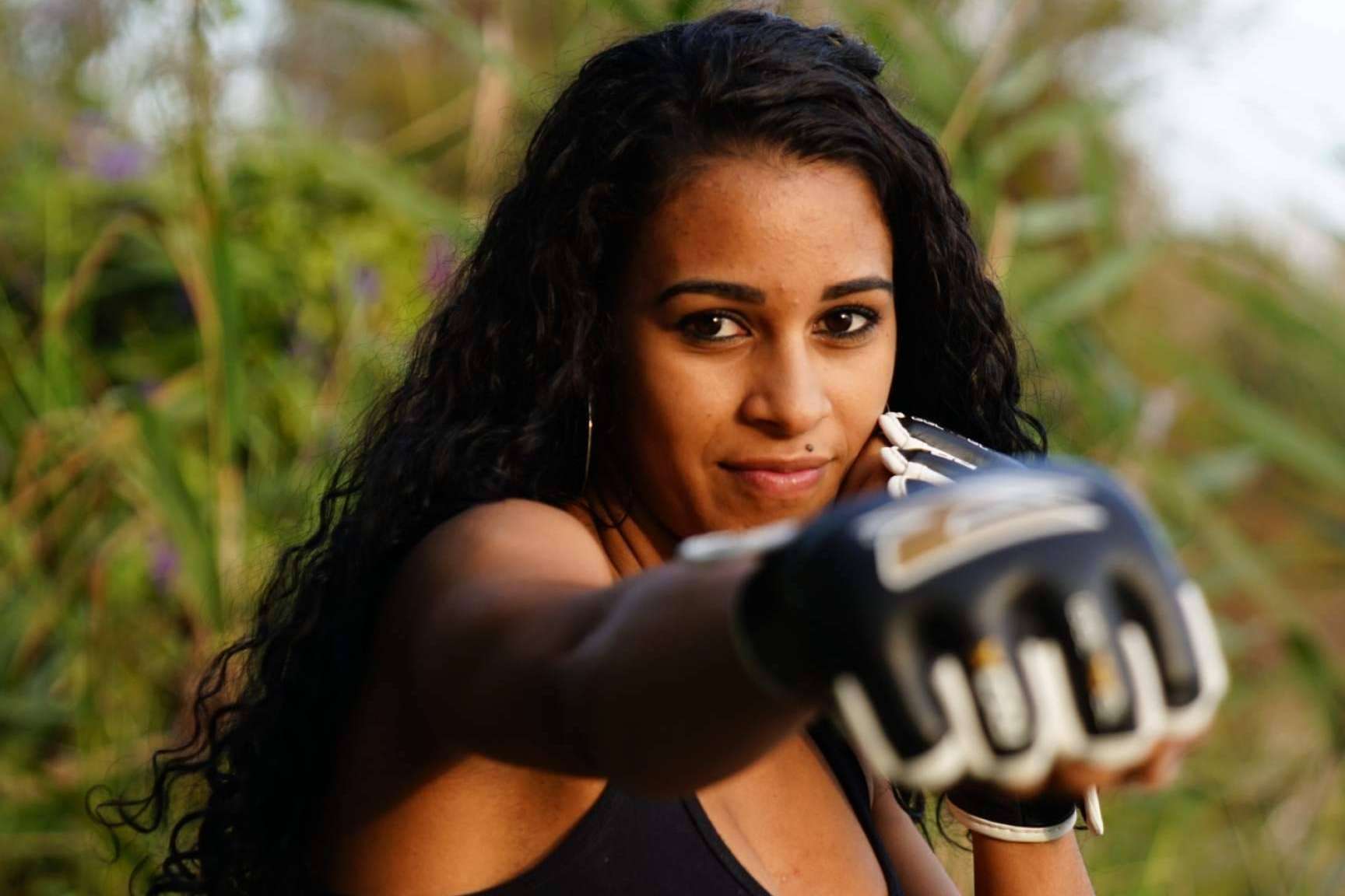 ¿Dónde encontrar clases de defensa personal femenina en La Nucía? Thais de Moura