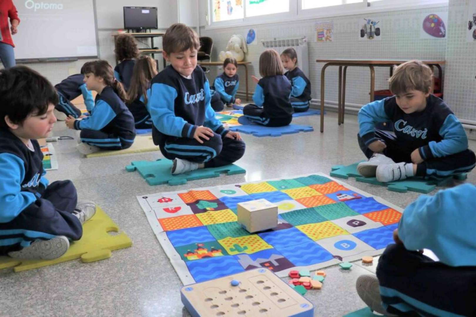 Eurocolegio Casvi revela estrategias claves para guiar a los hijos en el mundo digital