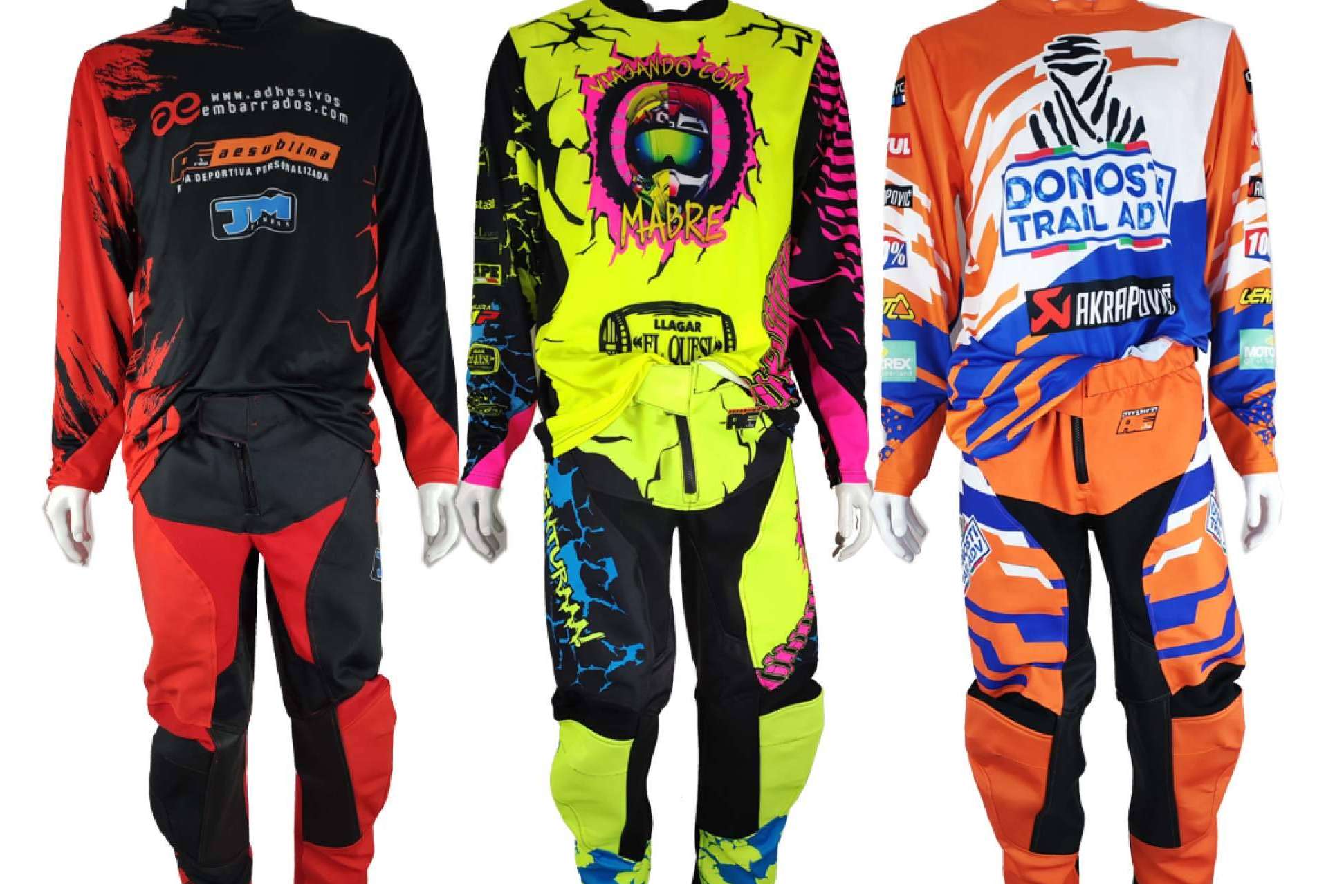 ADHESIVOSEMBARRADOS ofrece la posibilidad de personalizar al máximo la ropa de motocross